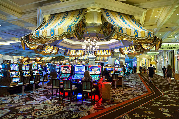 Live baccarat dealer at jnetoto alternatif studio